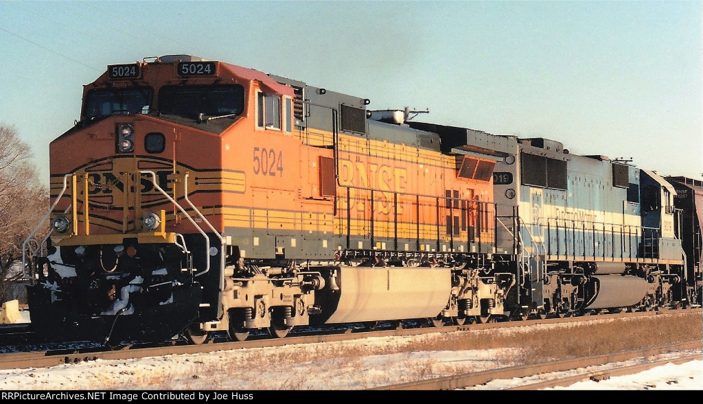 BNSF 5024 West